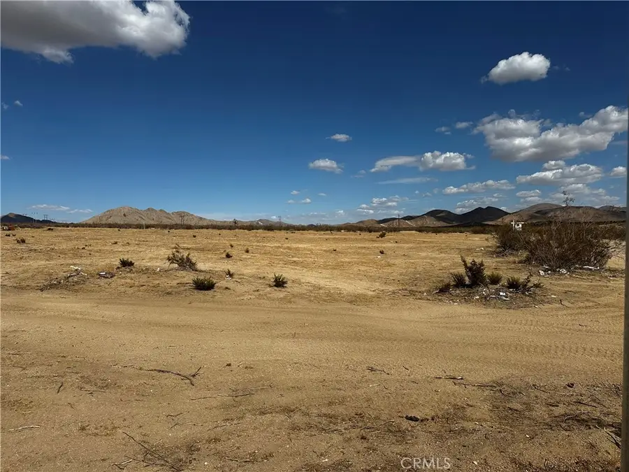 112 Colusa Rd, Apple Valley, CA 92307 - #3