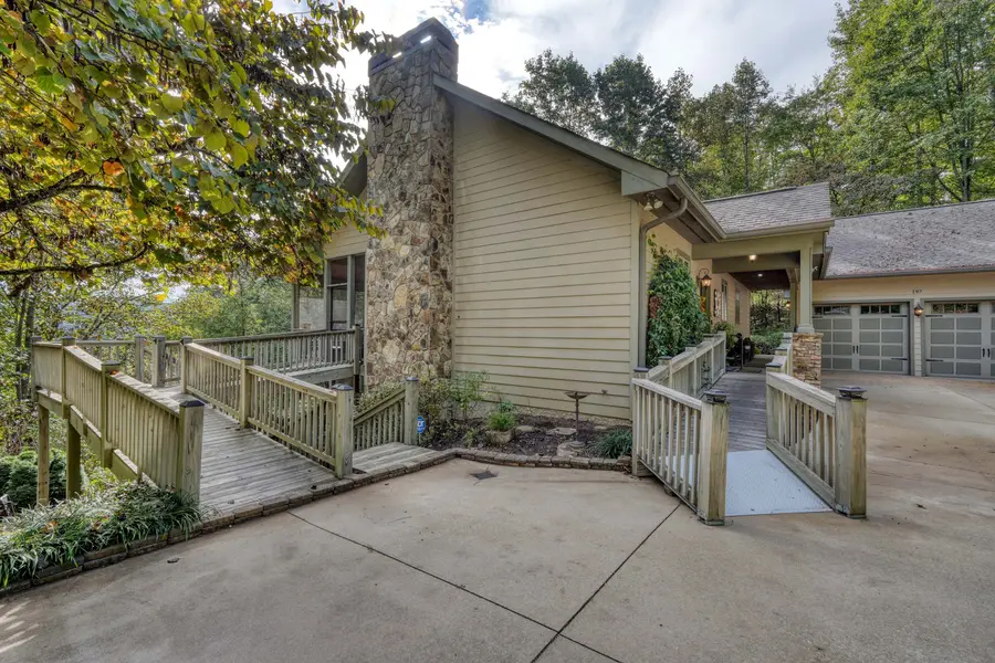 197 Eagles View Road, Hayesville, NC 28904 - Image #2