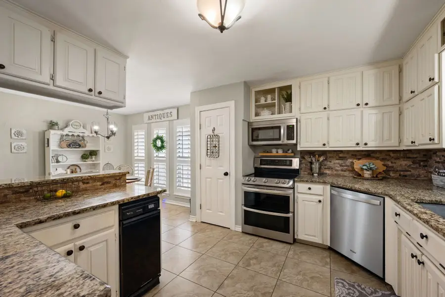 3229 David Drive, Hurst, TX 76054 - #3