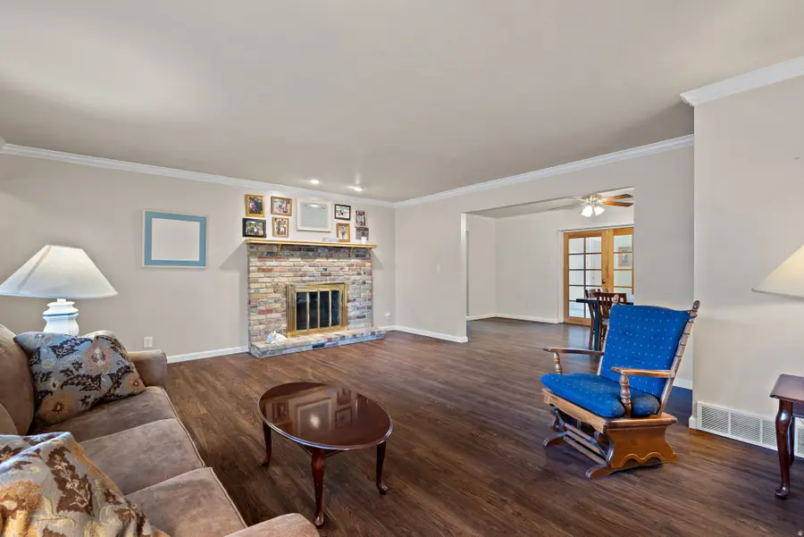 1610 E Moor Dale Ln S, Holladay, UT 84117 - #3