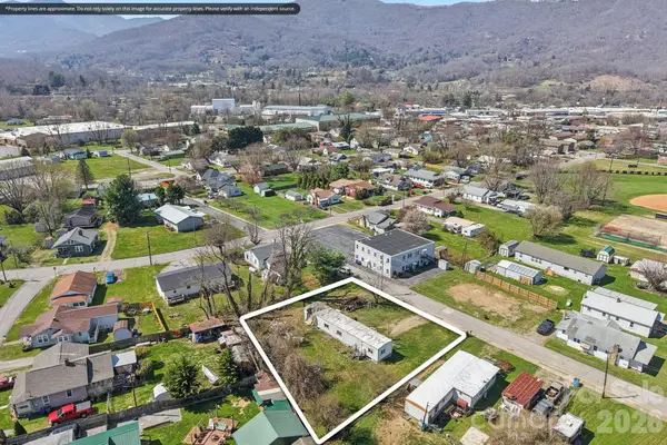 88 Brook Street, Waynesville, NC 28786