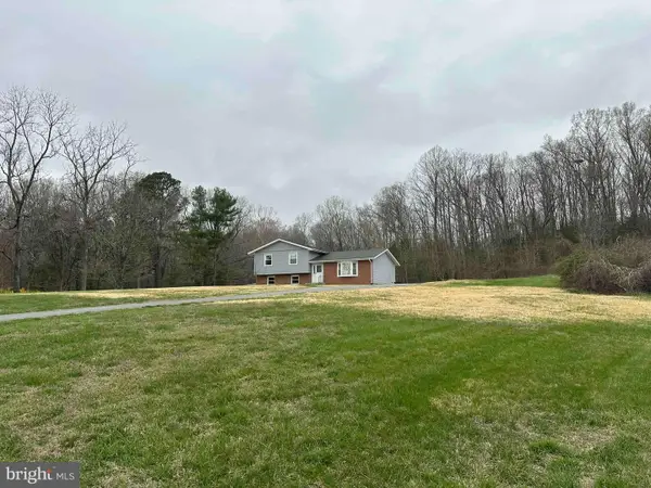 7933 Keech Rd, CHARLOTTE HALL, MD 20622