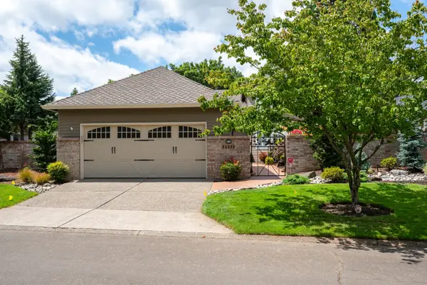 32195 SW Lake Dr, Wilsonville, OR 97070