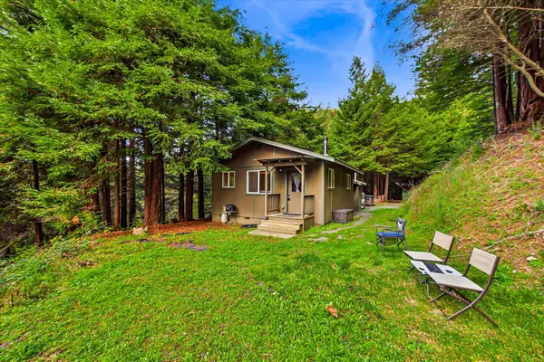 220 Madrone Road, Weott, CA 95571