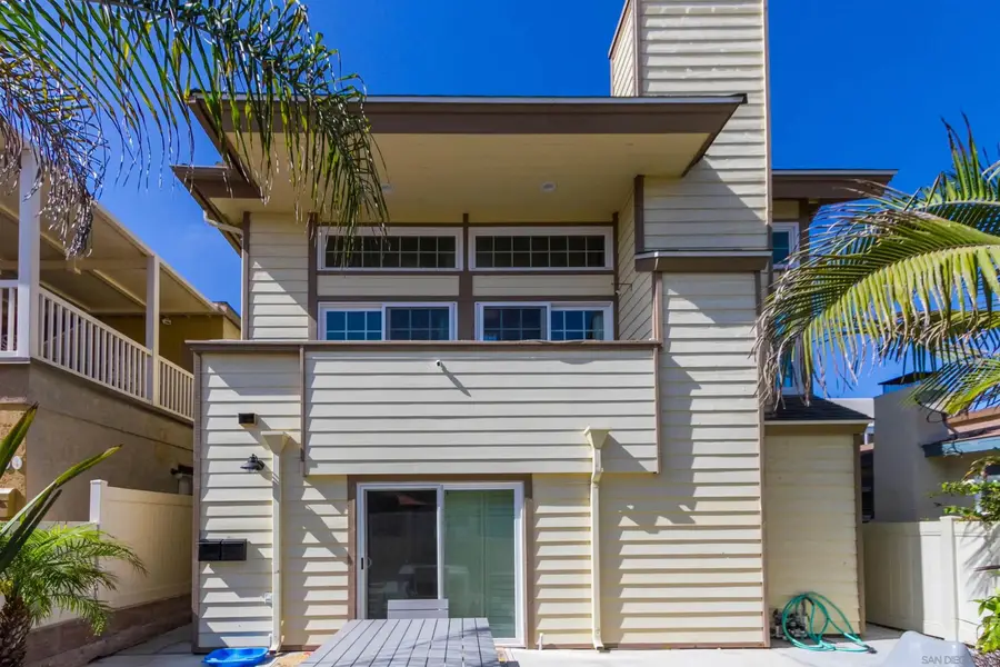 728 Jamaica Ct, San Diego, CA 92109 - Image #2