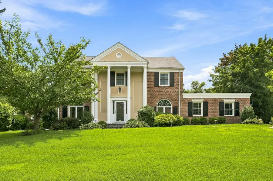 1 Shore Park Road, Great Neck, NY 11023 - #2