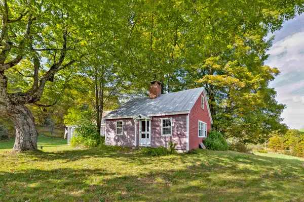 61 Crosby Road, Topsham, VT 05076