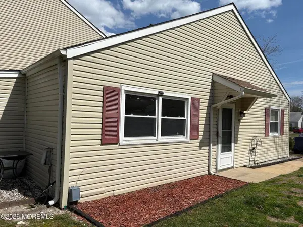 48 Seas Court, Barnegat, NJ 08005