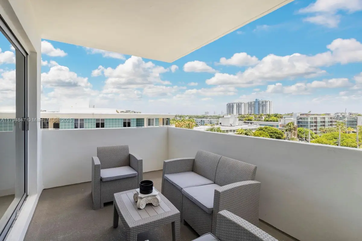 3 Island Ave #07B, Miami Beach, FL 33139 - Image #1