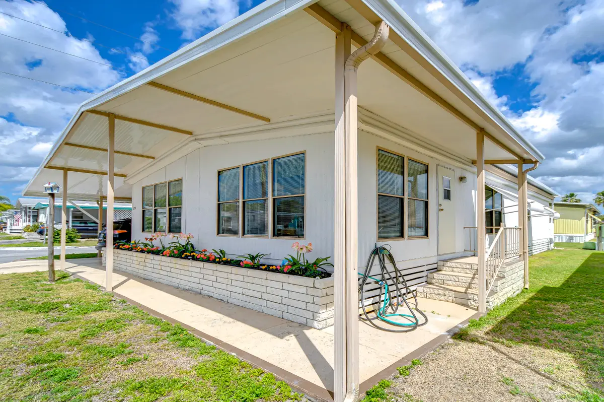 6252 Friendship Lane, Zephyrhills, FL 33542 - Image #1