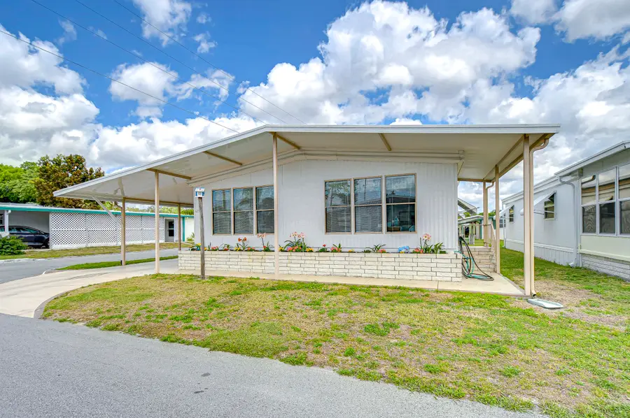 6252 Friendship Lane, Zephyrhills, FL 33542 - Image #2