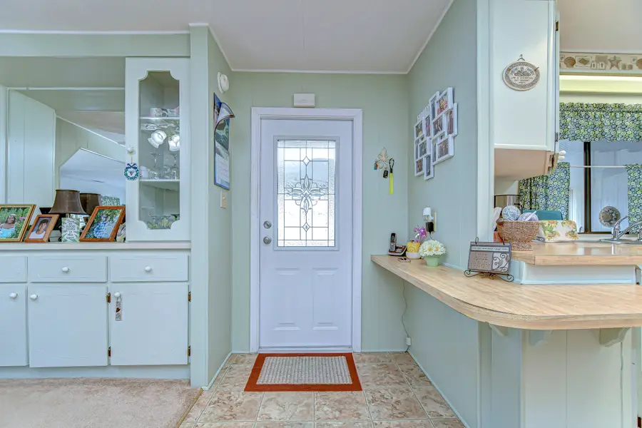 6252 Friendship Lane, Zephyrhills, FL 33542 - Image #3