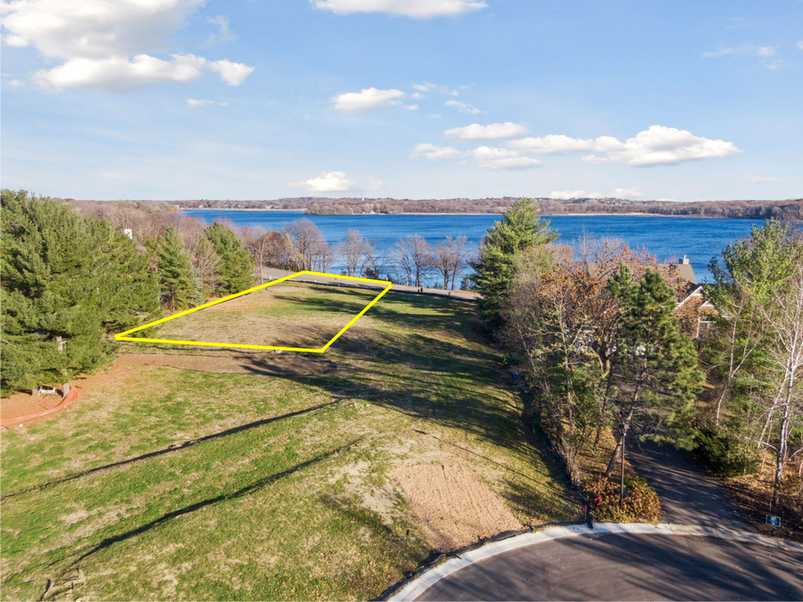 3930 Stratford Lane, Chanhassen, MN 55331 - Image #2