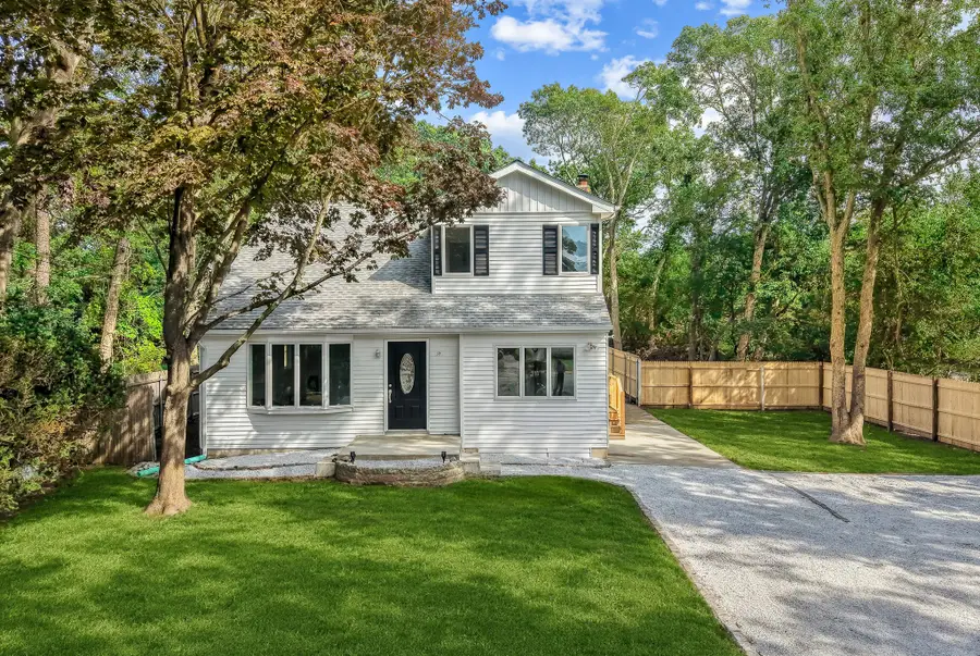 34 Pinelawn Avenue, Shirley, NY 11967 - #2
