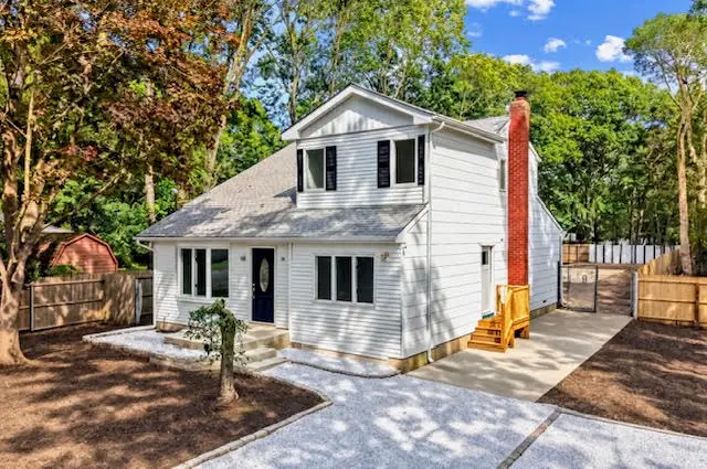 34 Pinelawn Avenue, Shirley, NY 11967 - #3