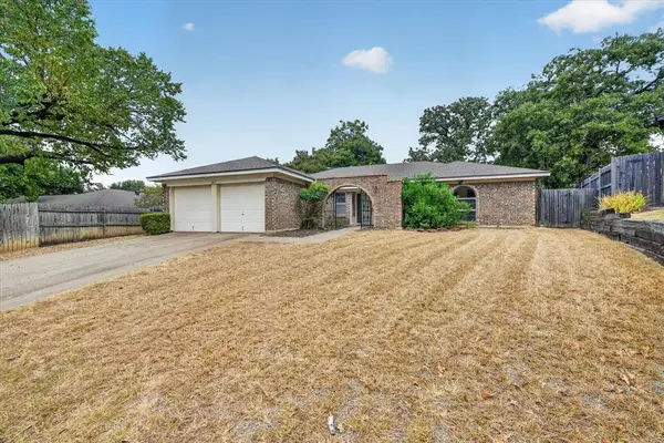 1617 Bent Oak Drive, Bedford, TX 76021