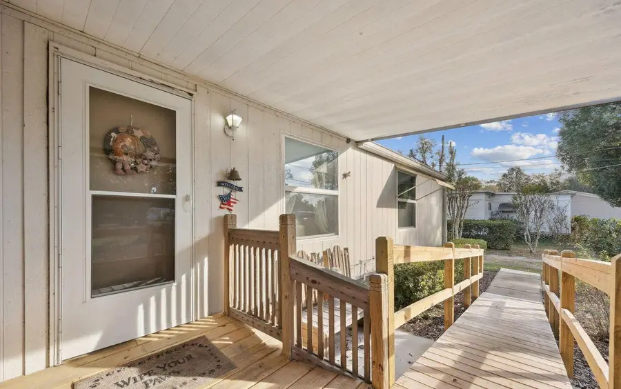 100 Waterway Avenue, Satsuma, FL 32189 - #2