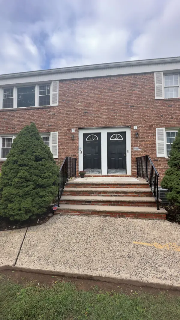 19 Dartmouth Ave #2B, Bridgewater Twp., NJ 08807