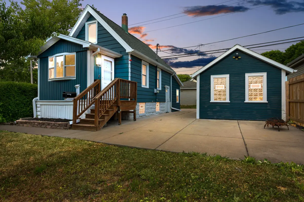 2202 S 68th St, West Allis, WI 53219 - #1