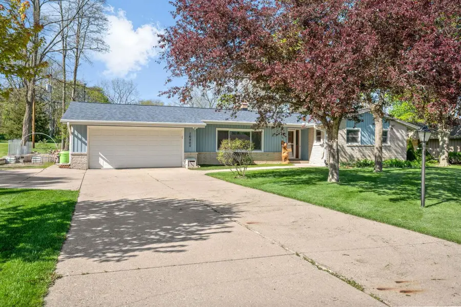 16500 Willow Ridge Ln, Brookfield, WI 53005 - #2