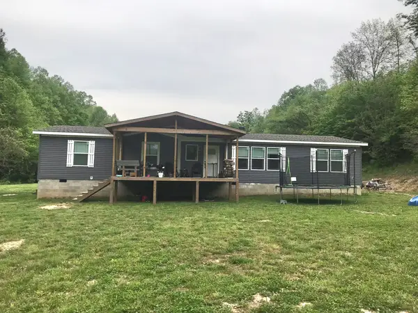 528 Skaggs Drive, martha, KY 41159