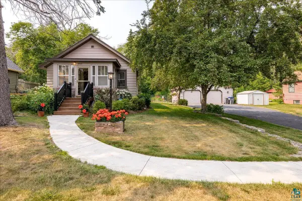 3821 W 7th Street, Duluth, MN 55807