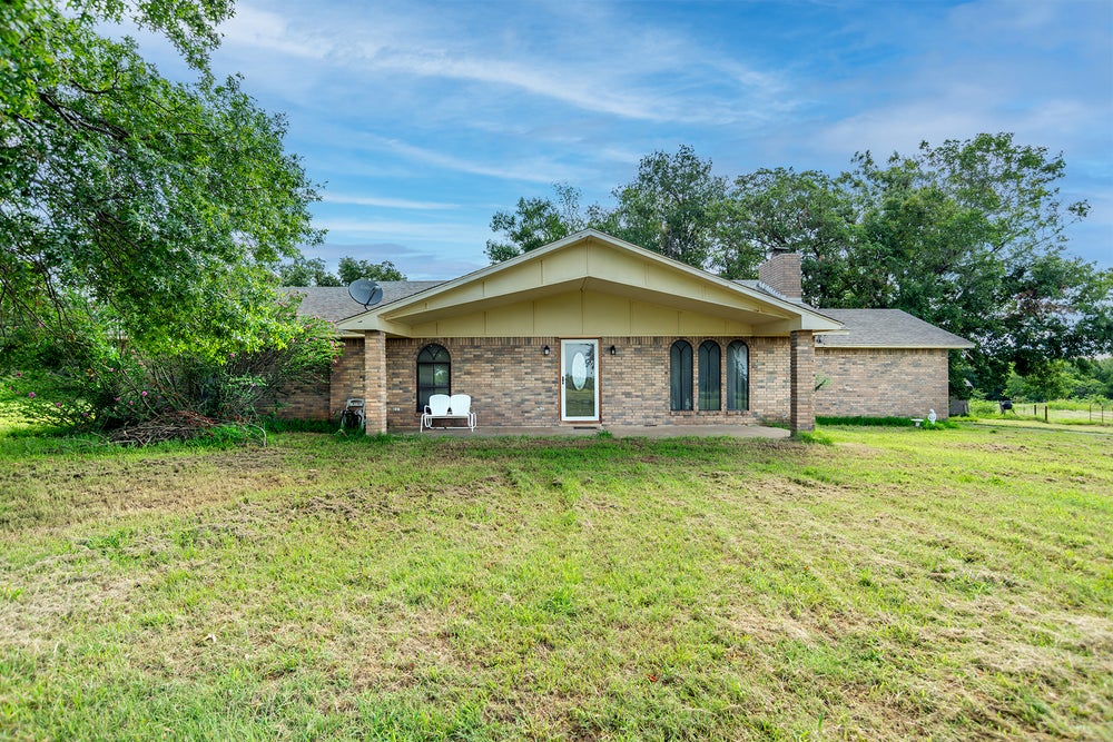 3221 S Twin Mounds, Yale, OK 74085 BHGRE