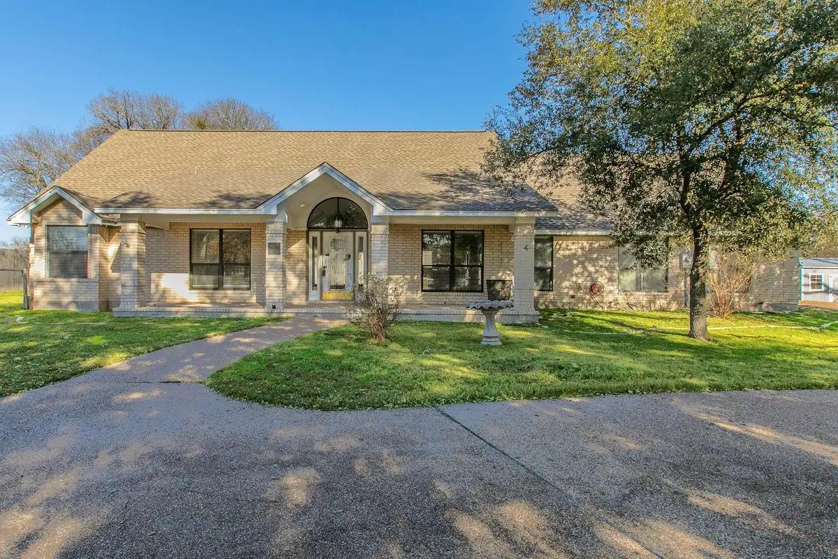 100 Spring Oak Street, Lacy Lakeview, TX 76705 - Image #1