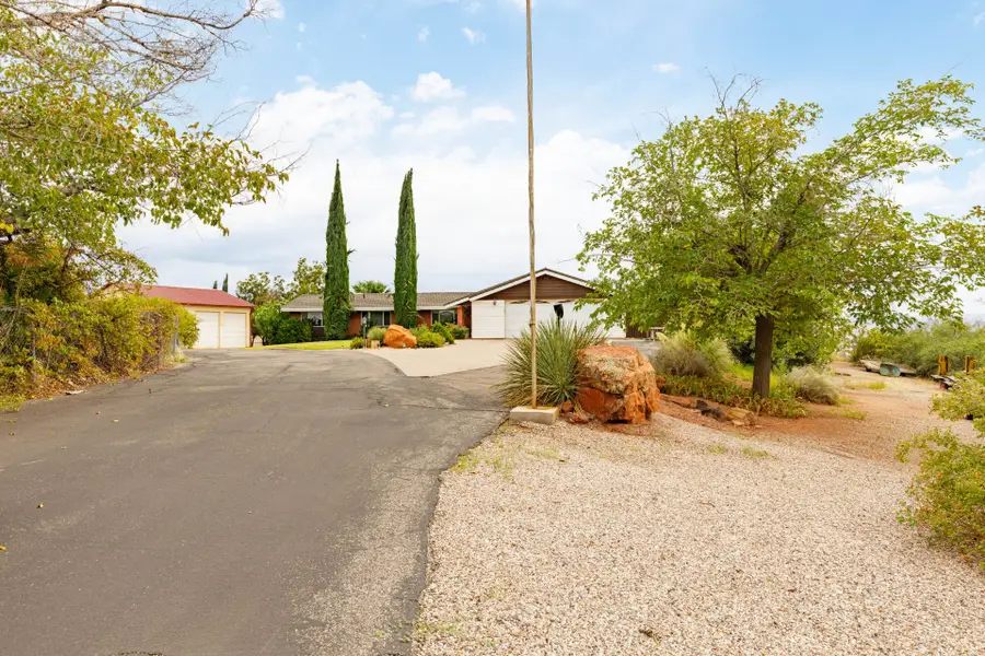 338 N 100 St, Saint George, UT 84770 - #3