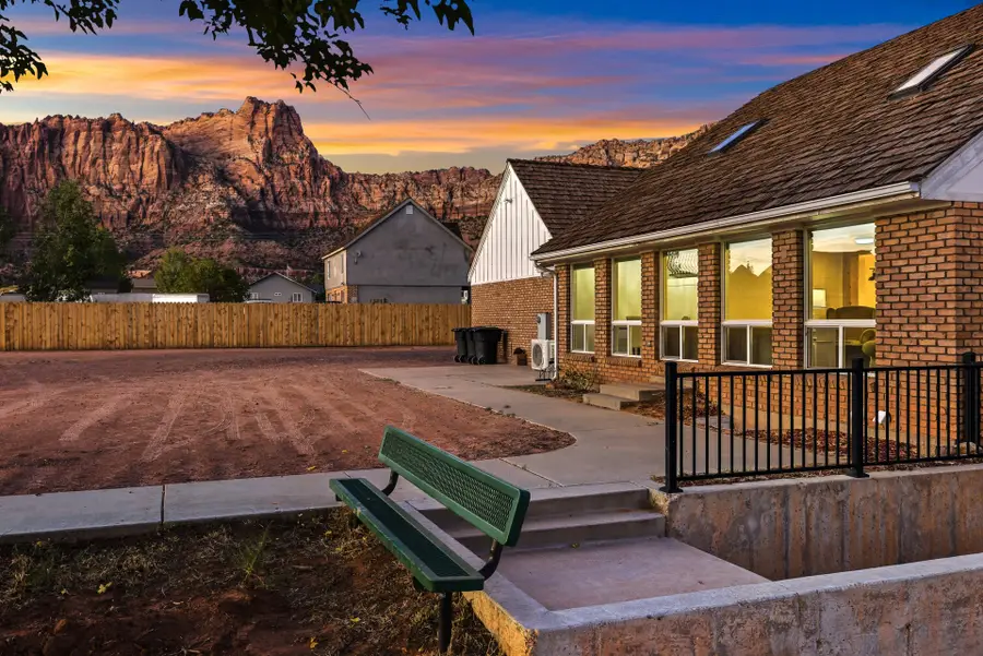 765 N Juniper St, Hildale, UT 84784 - #3