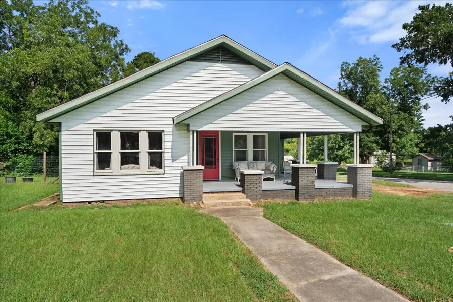 402 N Market Street, Grapeland, TX 75844 - #3