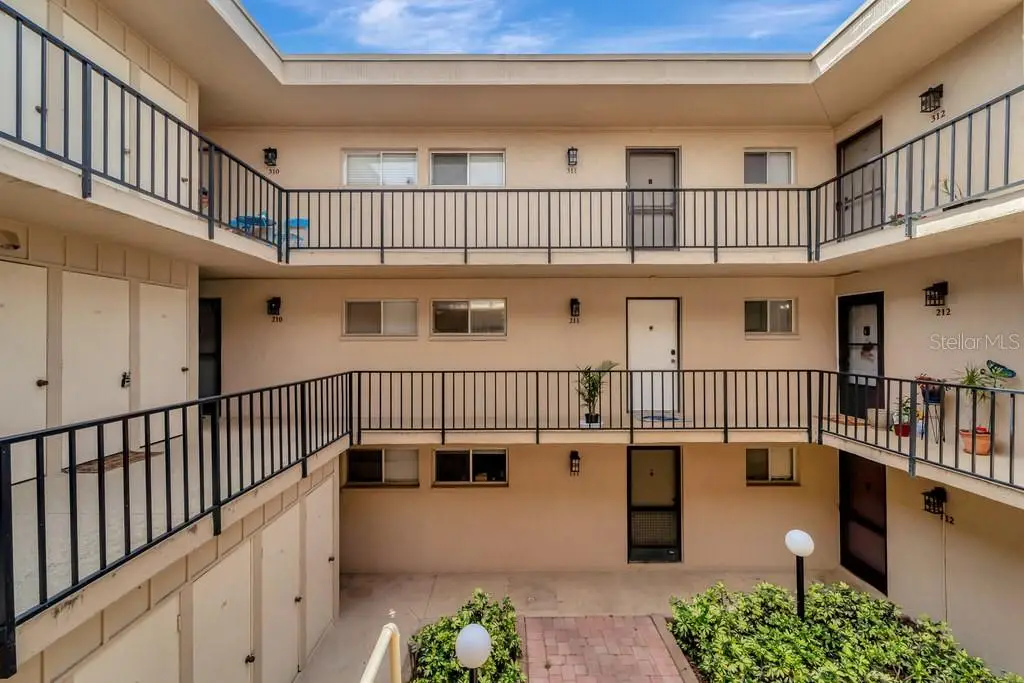 2763 Woodgate Lane #211, Sarasota, FL 34231 - Image #1