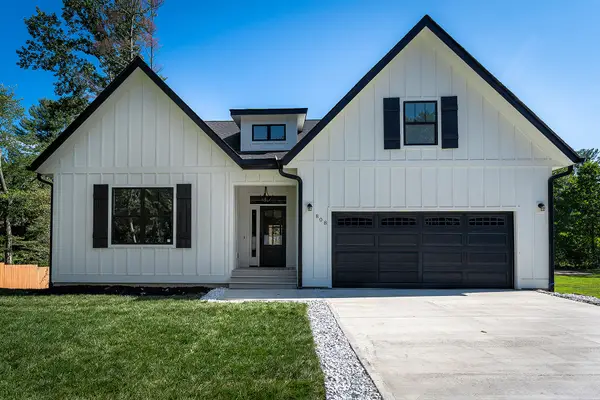 808 Maybank Drive, Hendersonville, NC 28739