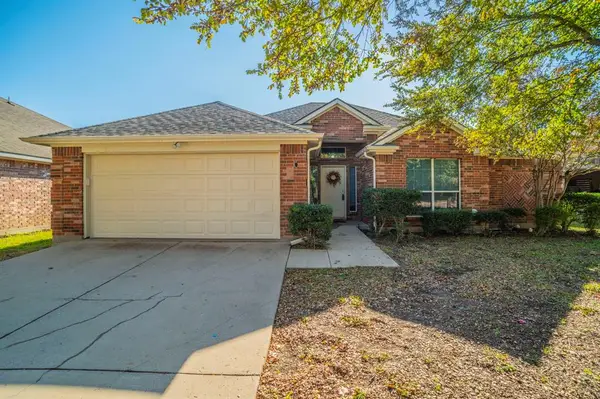 513 Greenvale Court, Saginaw, TX 76179