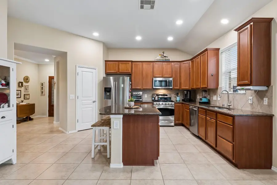 47 Canterborough Place, The Woodlands, TX 77375 - #3