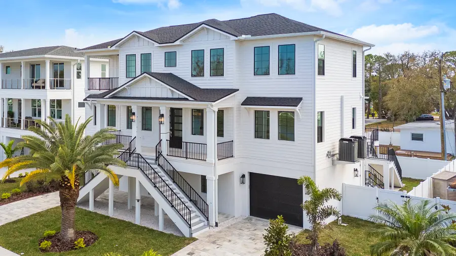 220 90th Avenue Ne, Saint Petersburg, FL 33702 - #3