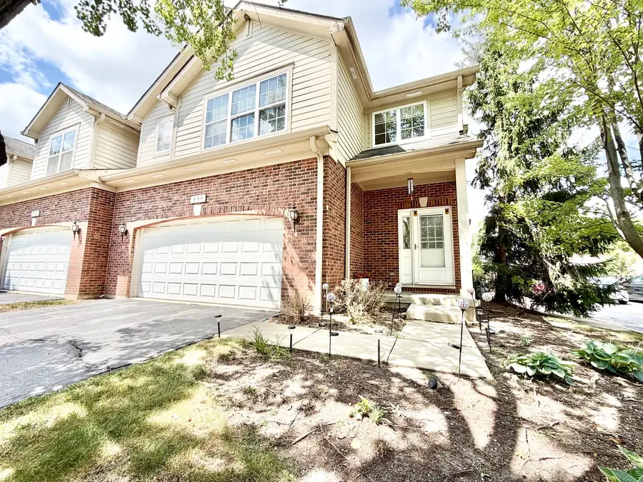 356 N West Pointe Drive, Vernon Hills, IL 60061 - #2