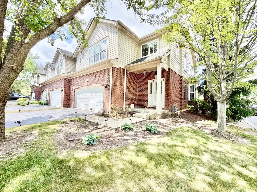 356 N West Pointe Drive, Vernon Hills, IL 60061 - #3