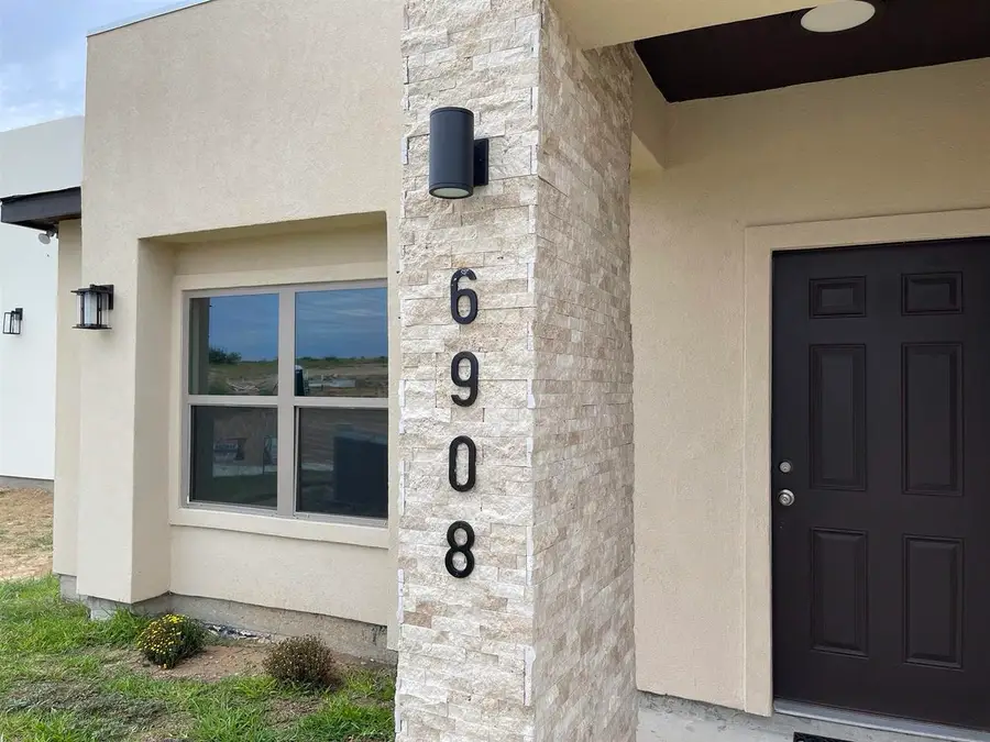 6908 Molinos Dr, Laredo, TX 78046 - Image #2