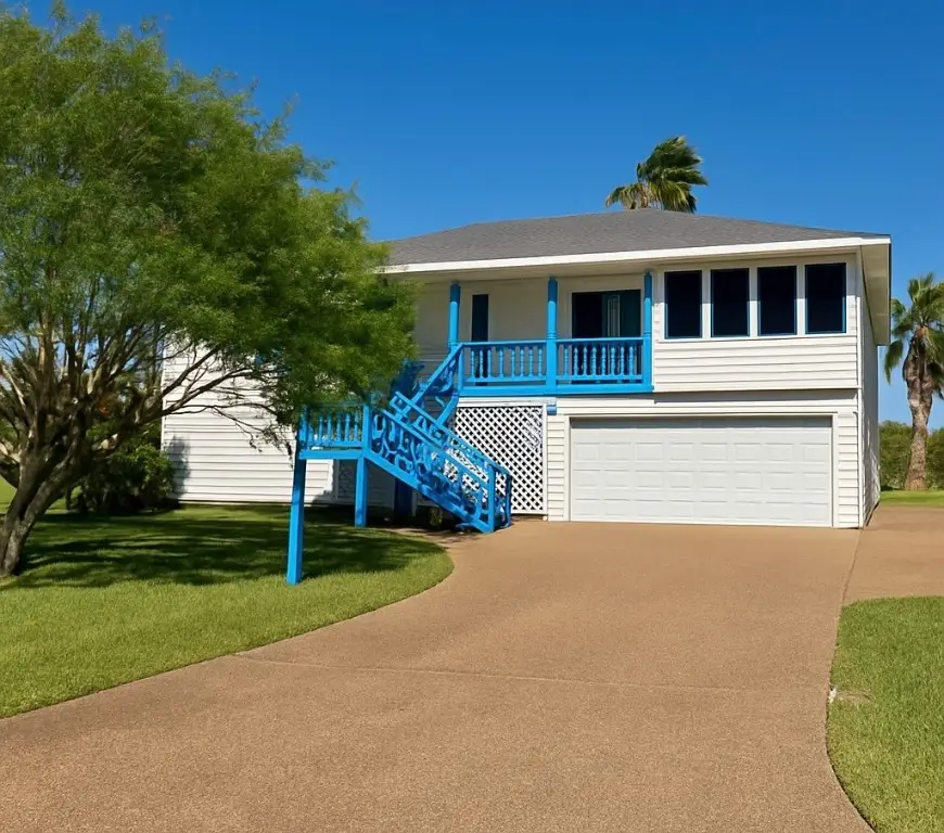 39 Front Street, Rockport, TX 78382 - Image #1