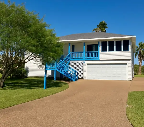 39 Front Street, Rockport, TX 78382