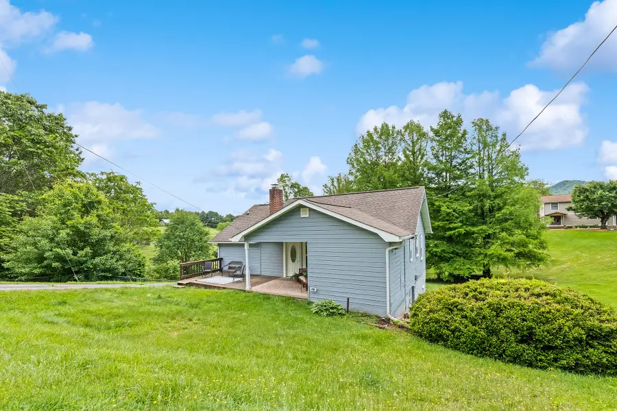 48 Medford Avenue, Waynesville, NC 28786 - #2
