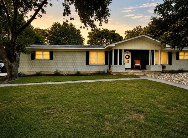 617 Cardinal Drive, Woodway, TX 76712