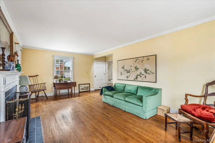 121 Knollwood Road, Rockville Centre, NY 11570 - #3