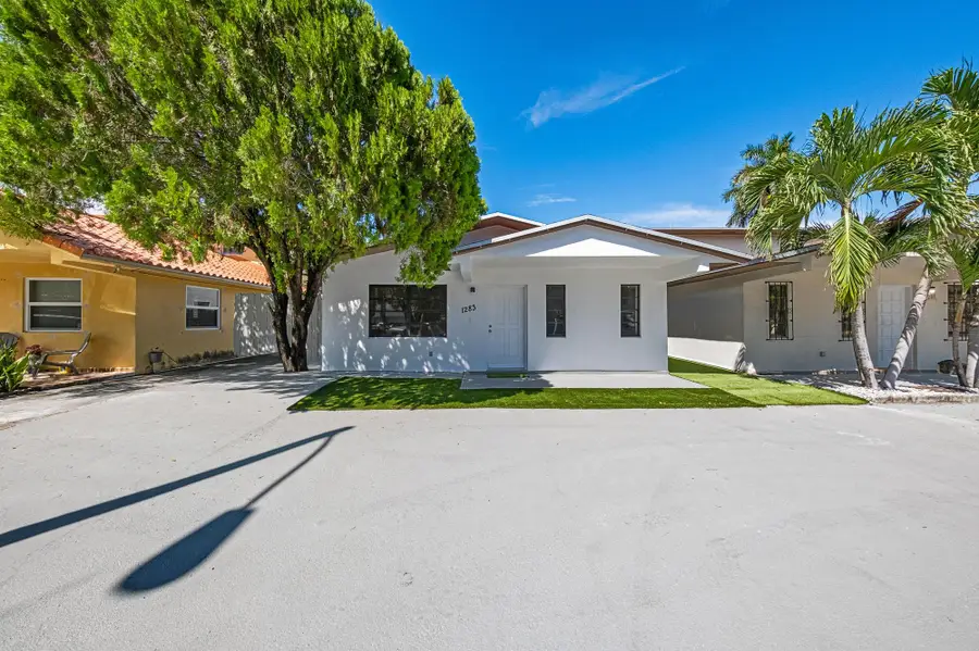 1281 W 42nd St, Hialeah, FL 33012 - #2