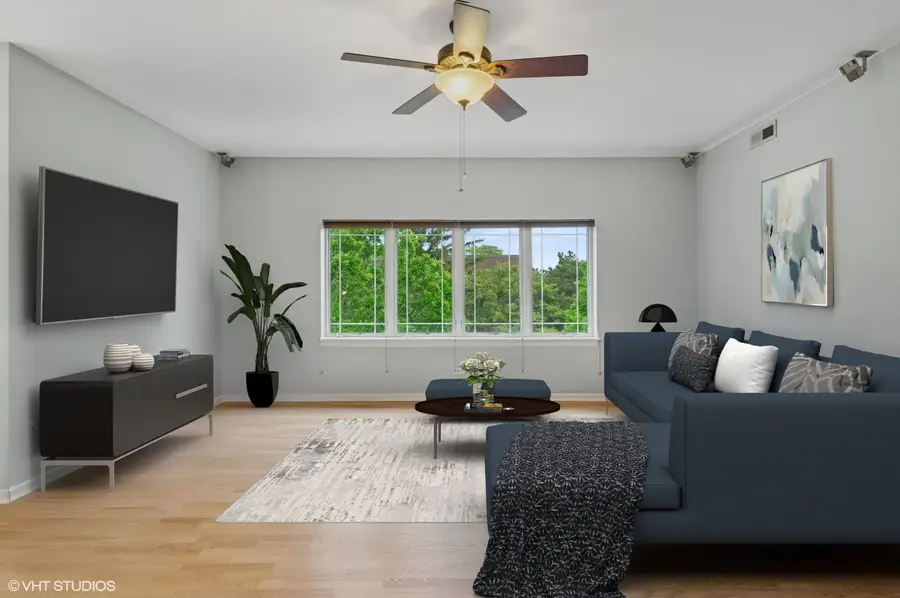 911 Busse Highway #302, Park Ridge, IL 60068 - Image #3