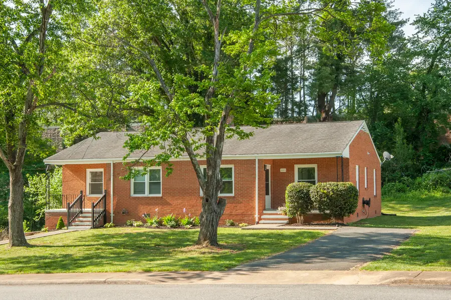 2218 Wayne Ave, Charlottesville, VA 22901 - #2