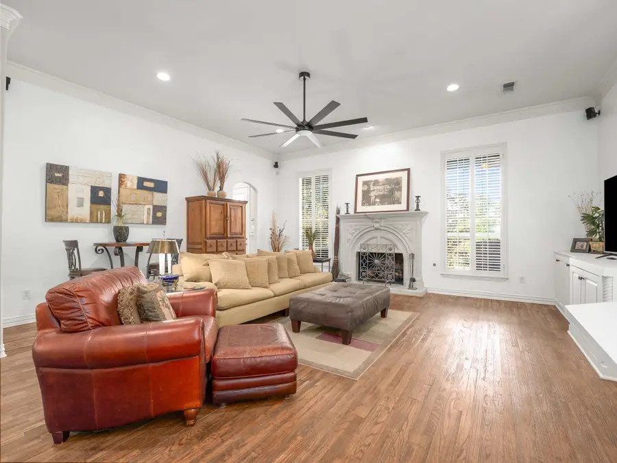 550 N Peytonville Avenue, Southlake, TX 76092 - #3