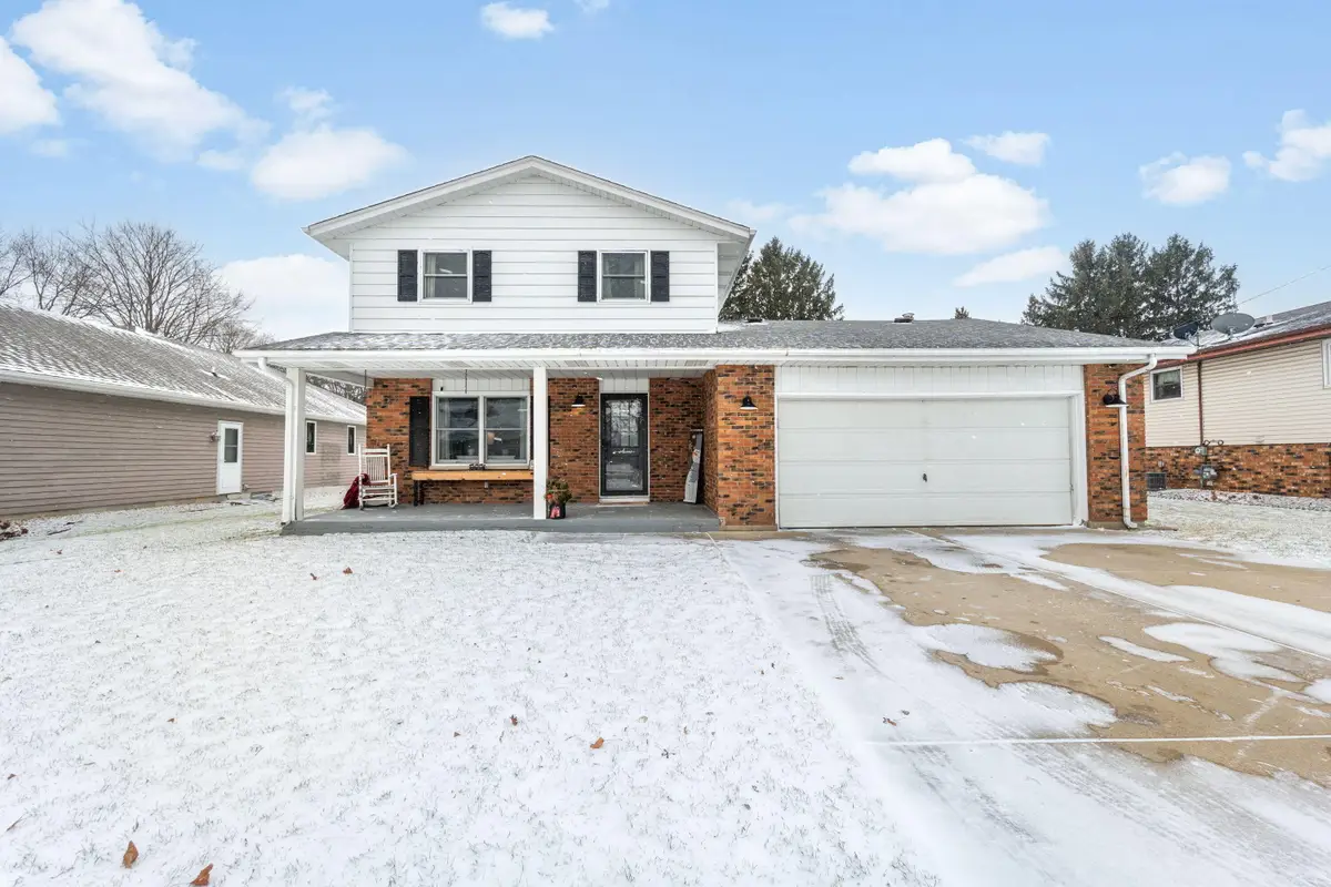 519 Dunford Dr, Burlington, WI 53105 - Image #1