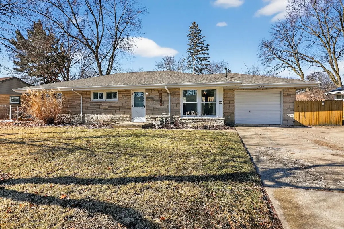 212 Hill Avenue, North Aurora, IL 60542 - #1